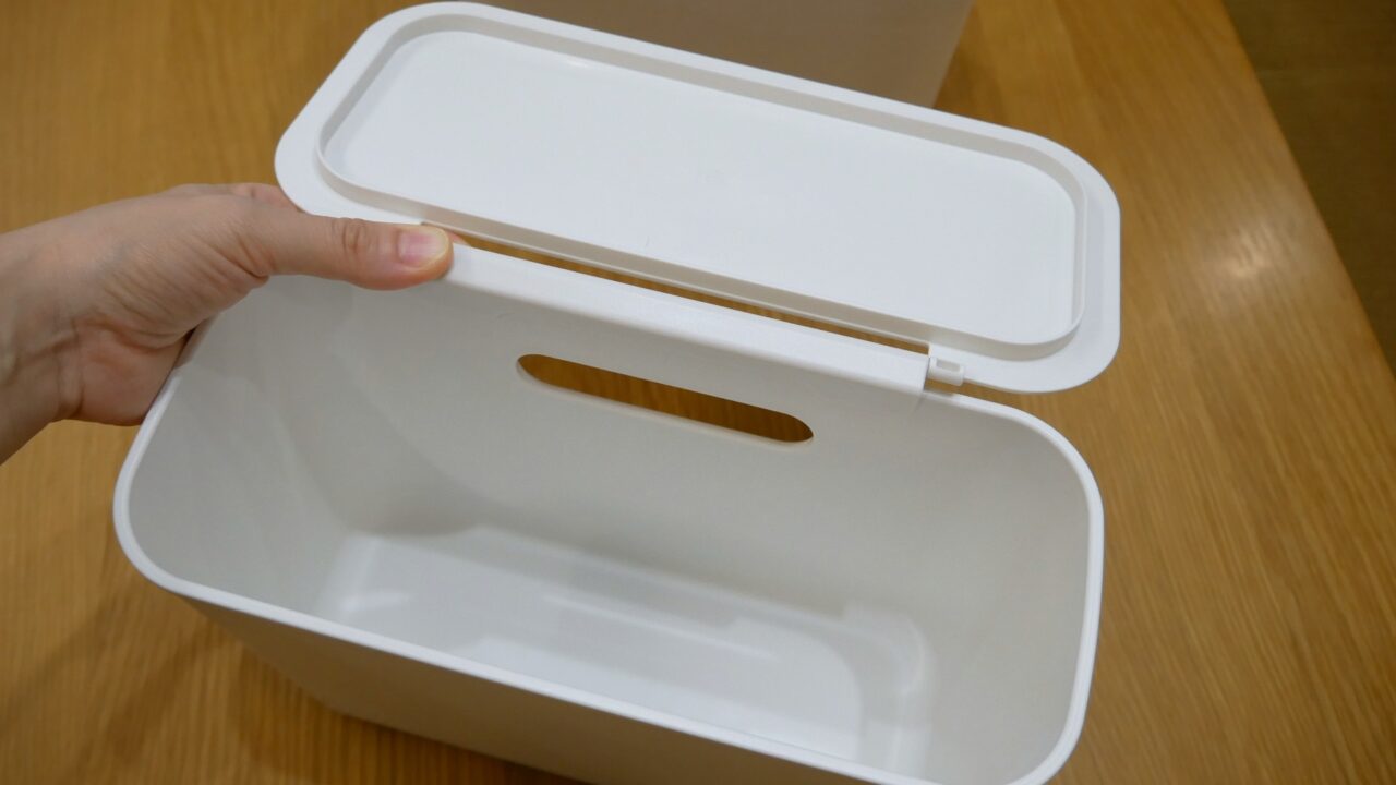 無印良品:パイン材ユニットシェルフのフタは自立しない