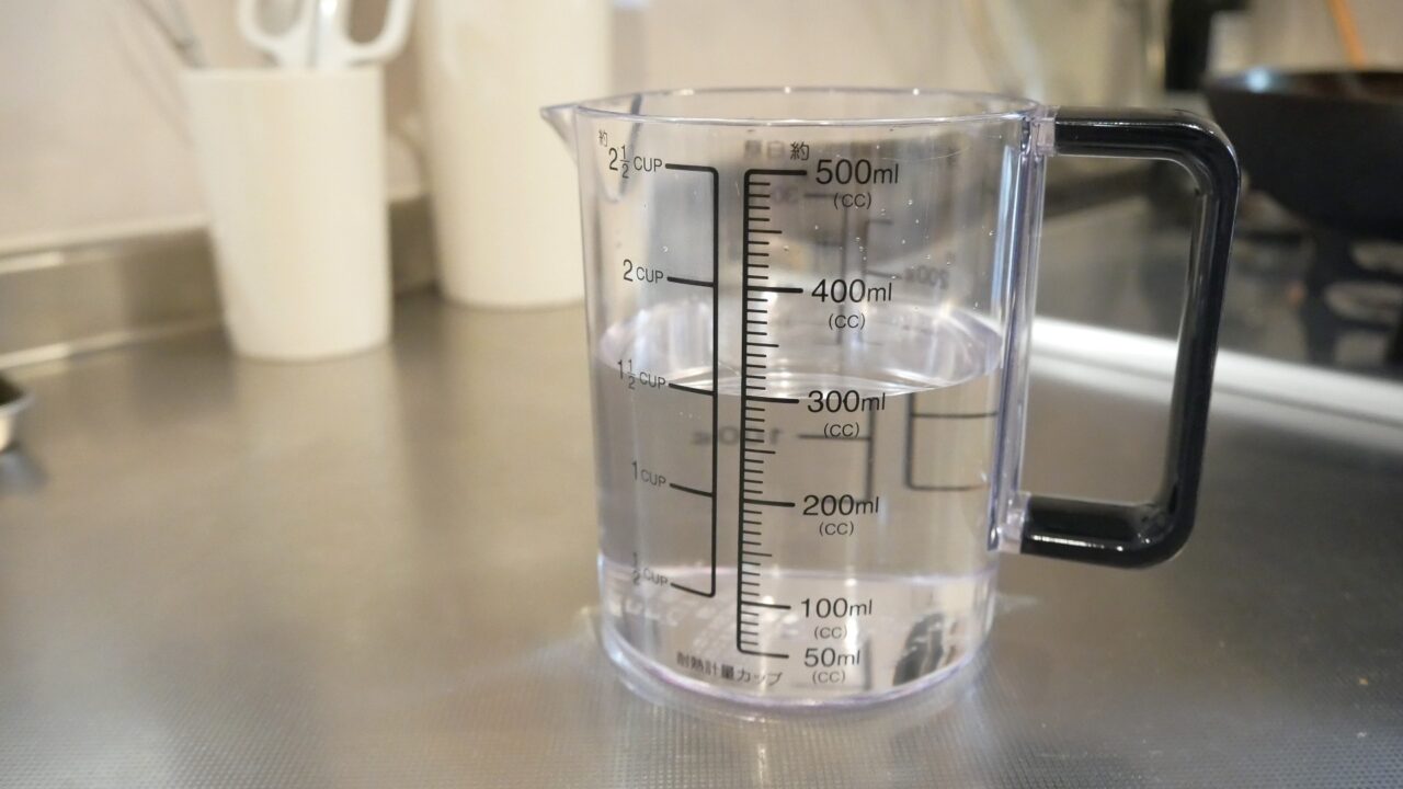 パール金属 耐熱 計量カップ 500ml(目盛りが10ml単位で見やすい)